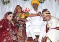 వరకట్న దురాచారానికి చెక్.. రూ.1, కొబ్బరికాయతో పెళ్లి చేసిన కుటుంబం 19 వరకట్న దురాచారానికి చెక్.. రూ.1, కొబ్బరికాయతో పెళ్లి చేసిన కుటుంబం
