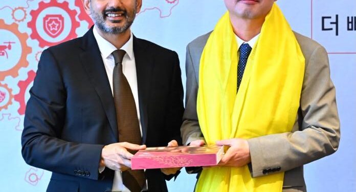 దక్షిణ కొరియాతో ఏపీ బంధం మరింత బలోపేతం.. కొరియా డెస్క్ ఏర్పాటు: లోకేశ్ 1 దక్షిణ కొరియాతో ఏపీ బంధం మరింత బలోపేతం.. కొరియా డెస్క్ ఏర్పాటు: లోకేశ్