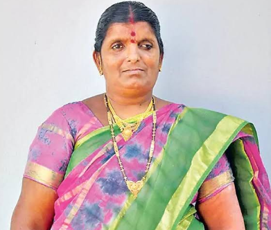 మృతిచెందారని భావించిన మహిళలో కదలిక.. అంబులెన్స్ కుదుపుతో ఊపిరి 1 మృతిచెందారని భావించిన మహిళలో కదలిక.. అంబులెన్స్ కుదుపుతో ఊపిరి