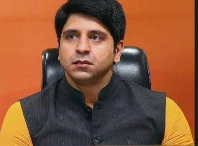 కాంగ్రెస్ను వీడి బీజేపీలో చేరిన షెహజాద్.. ఎనిమిదేళ్ల తర్వాత కీలక నిర్ణయం 1 కాంగ్రెస్ను వీడి బీజేపీలో చేరిన షెహజాద్.. ఎనిమిదేళ్ల తర్వాత కీలక నిర్ణయం