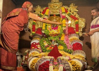 జోగులాంబ శక్తిపీఠంలో ఘనంగా శ్రీచక్ర ప్రతిష్ఠ