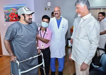 బాలకృష్ణకు శస్త్రచికిత్స.. ఆసుపత్రికి వెళ్లి పరామర్శించిన సీఎం చంద్రబాబు 15 బాలకృష్ణకు శస్త్రచికిత్స.. ఆసుపత్రికి వెళ్లి పరామర్శించిన సీఎం చంద్రబాబు
