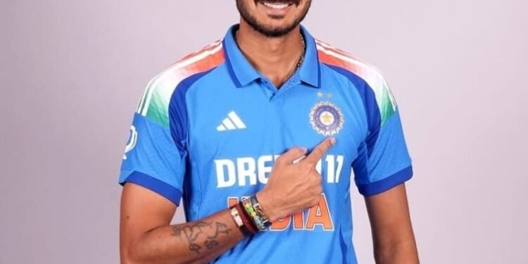 అక్షర్ పటేల్కు ఐసీసీ ర్యాంకింగ్స్లో జోరు.. ఆల్రౌండర్లలో 9వ స్థానం 1 అక్షర్ పటేల్కు ఐసీసీ ర్యాంకింగ్స్లో జోరు.. ఆల్రౌండర్లలో 9వ స్థానం