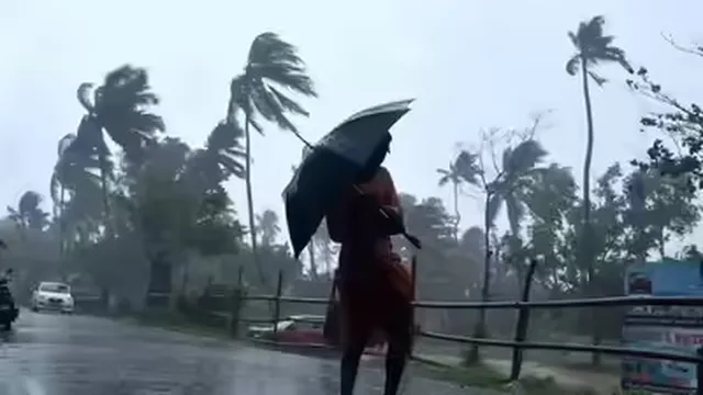 నేడు ఉమ్మడి ఆదిలాబాద్, నిజామాబాద్లో భారీ వర్షాలు.. వాతావరణశాఖ హెచ్చరిక 1 నేడు ఉమ్మడి ఆదిలాబాద్, నిజామాబాద్లో భారీ వర్షాలు.. వాతావరణశాఖ హెచ్చరిక