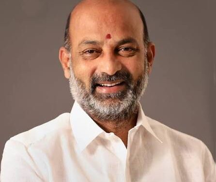 కాంగ్రెస్, బీఆర్ఎస్ నేతల నటనపై బండి సంజయ్ విమర్శలు