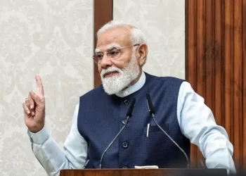 రక్షణ రంగంలో భారత్ దూసుకెళ్తోంది: ప్రధాని మోదీ 2 రక్షణ రంగంలో భారత్ దూసుకెళ్తోంది: ప్రధాని మోదీ