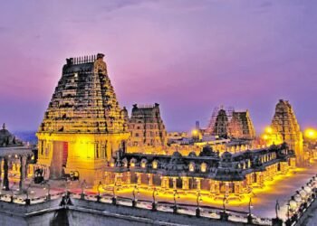 భక్తులకే సెల్‌ఫోన్‌ నిషేధమా?