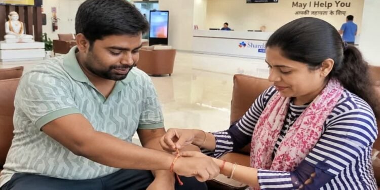 రాఖీ కట్టే చేతులే రక్షించాయి.. తమ్ముడి కోసం కిడ్నీ దానం చేసిన అక్క