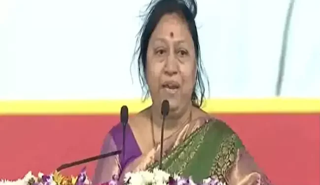 పూల సుబ్బయ్య కుమార్తెలకు సీఎం చంద్రబాబు సత్కారం