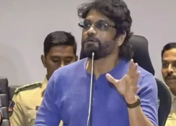 సైబర్ నేరగాళ్ల నుంచి జాగ్రత్త.. తన అనుభవాన్ని పంచుకున్న నాగార్జున 6 సైబర్ నేరగాళ్ల నుంచి జాగ్రత్త.. తన అనుభవాన్ని పంచుకున్న నాగార్జున