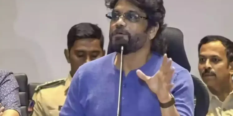 సైబర్ నేరగాళ్ల నుంచి జాగ్రత్త.. తన అనుభవాన్ని పంచుకున్న నాగార్జున 1 సైబర్ నేరగాళ్ల నుంచి జాగ్రత్త.. తన అనుభవాన్ని పంచుకున్న నాగార్జున