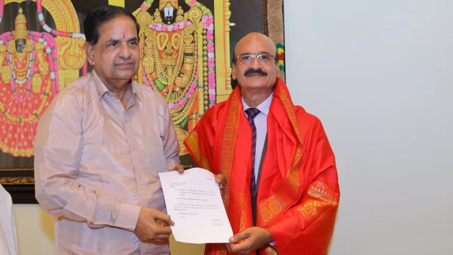 స్విమ్స్ డైరెక్టర్గా డాక్టర్ జగదీశ్ బాధ్యతల స్వీకరణ 1 స్విమ్స్ డైరెక్టర్గా డాక్టర్ జగదీశ్ బాధ్యతల స్వీకరణ