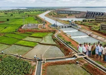 ప్రాజెక్టుల కింద 7.01 లక్షల ఎకరాలకు సాగునీరు 1 ప్రాజెక్టుల కింద 7.01 లక్షల ఎకరాలకు సాగునీరు