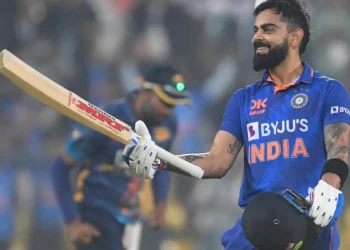 విరాట్ తొలి టీ20 కథ.. ఓ ఇన్నింగ్స్ మార్చేసిన కెరీర్ 3 విరాట్ తొలి టీ20 కథ.. ఓ ఇన్నింగ్స్ మార్చేసిన కెరీర్
