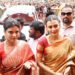 మాల్ ప్రారంభోత్సవానికి వచ్చిన సినీ తారలు.. ఆదిలాబాద్లో సందడి 8 మాల్ ప్రారంభోత్సవానికి వచ్చిన సినీ తారలు.. ఆదిలాబాద్లో సందడి