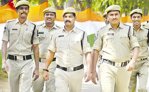 7 వేలకుపైగా పోలీస్ పోస్టులు.. దరఖాస్తు ప్రక్రియకు ముహూర్తం ఖరారు 1 7 వేలకుపైగా పోలీస్ పోస్టులు.. దరఖాస్తు ప్రక్రియకు ముహూర్తం ఖరారు