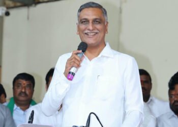 ప్రజల భూములను 22ఏలో చేర్చి ఇబ్బందులు పెడుతున్నారు: హరీశ్‌రావు