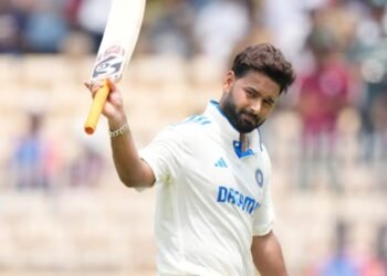 శ్రీలంక టెస్టులో రిషభ్ పంత్ అరుదైన ఘనత 2 శ్రీలంక టెస్టులో రిషభ్ పంత్ అరుదైన ఘనత