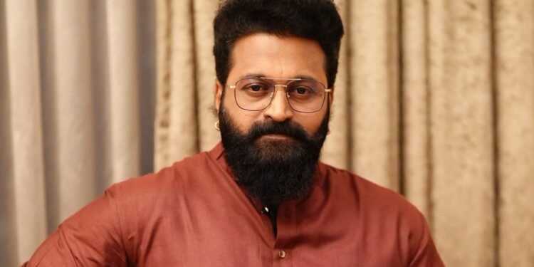 మెల్బోర్న్ ఫిల్మ్ ఫెస్టివల్లో రిషబ్ శెట్టి జోరు.. ఉత్తమ దర్శకుడిగా ఎంపిక 1 మెల్బోర్న్ ఫిల్మ్ ఫెస్టివల్లో రిషబ్ శెట్టి జోరు.. ఉత్తమ దర్శకుడిగా ఎంపిక