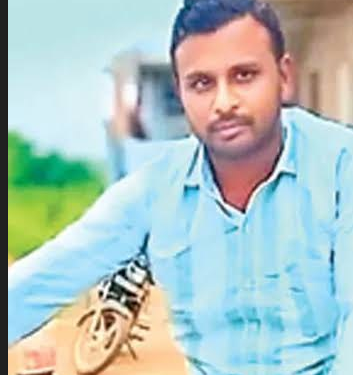 స్నేహితుడికి అండగా వెళ్లి.. రోడ్డు ప్రమాదంలో యువకుడి మృతి