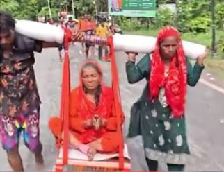 అమ్మ కోసం భుజాలపై భక్తి.. కన్వర్ యాత్రలో కుమారుడి సేవ వైరల్ 2 అమ్మ కోసం భుజాలపై భక్తి.. కన్వర్ యాత్రలో కుమారుడి సేవ వైరల్