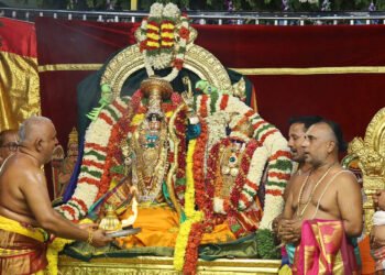 కనుల పండువగా సీతారాముల కల్యాణం.. ఆధ్యాత్మిక శోభలో ఒంటిమిట్ట 14 కనుల పండువగా సీతారాముల కల్యాణం.. ఆధ్యాత్మిక శోభలో ఒంటిమిట్ట