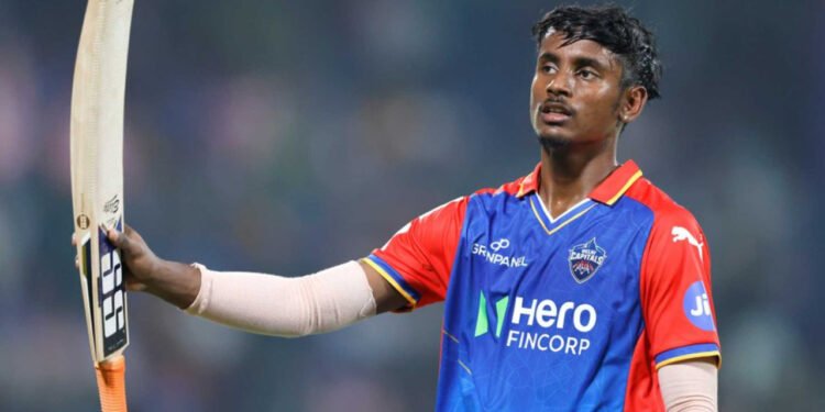 వైద్య విద్యార్థిని ఫిర్యాదు.. ఐపీఎల్ క్రికెటర్ను అరెస్టు చేసిన పోలీసులు 1 వైద్య విద్యార్థిని ఫిర్యాదు.. ఐపీఎల్ క్రికెటర్ను అరెస్టు చేసిన పోలీసులు