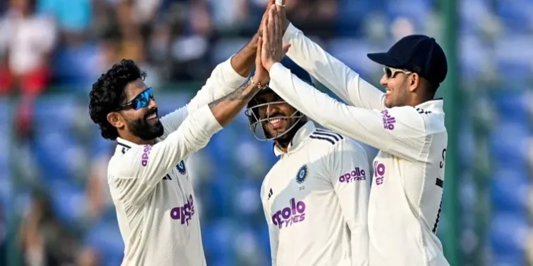 భారత్‌ భారీ స్కోరు.. వరుణుడి ఆటంకం