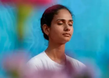 పిన్న వయసులోనే వయసు మీద పడినట్లు కనిపిస్తున్నారా? కారణాలు ఇవే!