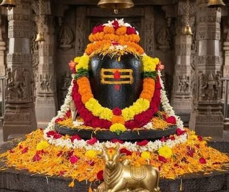 రైతుల కష్టాలు తీరాలని ప్రార్థన.. శివాలయంలో జలాభిషేకం 1 రైతుల కష్టాలు తీరాలని ప్రార్థన.. శివాలయంలో జలాభిషేకం