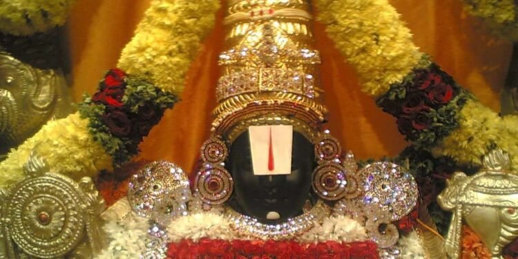 వీఐపీ బ్రేక్ దర్శనంలో శ్రీవారిని దర్శించుకున్న సుధామూర్తి దంపతులు 1 వీఐపీ బ్రేక్ దర్శనంలో శ్రీవారిని దర్శించుకున్న సుధామూర్తి దంపతులు