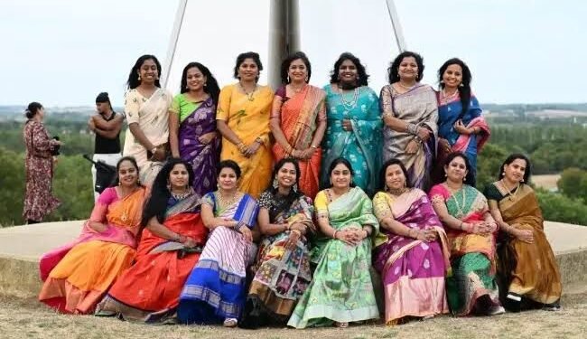 లండన్‌లో చేనేత సందడి.. భారతీయ సంస్కృతిని చాటిన తెలుగు మహిళలు