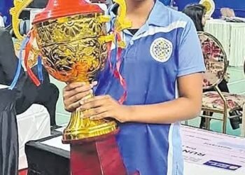 14 ఏళ్లకే చెస్లో సంచలనం.. టాప్ ర్యాంక్కు తెలుగమ్మాయి 7 14 ఏళ్లకే చెస్లో సంచలనం.. టాప్ ర్యాంక్కు తెలుగమ్మాయి