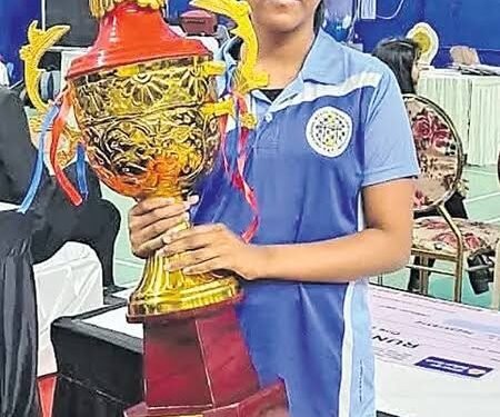14 ఏళ్లకే చెస్‌లో సంచలనం.. టాప్‌ ర్యాంక్‌కు తెలుగమ్మాయి