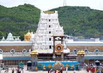 తిరుమల శ్రీవారిని దర్శించుకున్న నందమూరి కుటుంబసభ్యులు