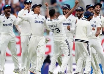 టీ బ్రేక్ తర్వాత శ్రీలంకకు మరో షాక్.. 230/8 2 టీ బ్రేక్ తర్వాత శ్రీలంకకు మరో షాక్.. 230/8