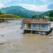 నిన్నటి వరకు జనసందడి.. నేడు శిథిలాల దిబ్బ: త్రిశూలీ బజార్ 8 నిన్నటి వరకు జనసందడి.. నేడు శిథిలాల దిబ్బ: త్రిశూలీ బజార్