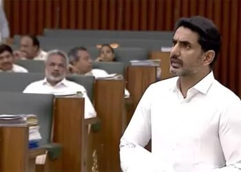 డేటా సెంటర్లతో నీటి కొరత రాదు: లోకేశ్ 3 డేటా సెంటర్లతో నీటి కొరత రాదు: లోకేశ్