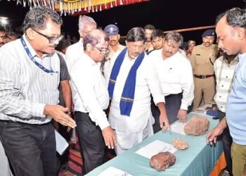 సింగరేణి–కేపీసీఎల్ జాయింట్ వెంచర్కు భట్టి ప్రతిపాదన 4 సింగరేణి–కేపీసీఎల్ జాయింట్ వెంచర్కు భట్టి ప్రతిపాదన