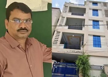 ఏసీబీ వలలో ఆర్డీవో కార్యాలయ అధికారి.. 15 ప్రాంతాల్లో ఏకకాలంలో సోదాలు 1 ఏసీబీ వలలో ఆర్డీవో కార్యాలయ అధికారి.. 15 ప్రాంతాల్లో ఏకకాలంలో సోదాలు