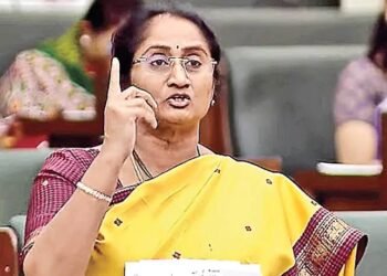 బీసీలకు రాజకీయ రిజర్వేషన్లతోనే సముచిత ప్రాధాన్యం: మంత్రి సవిత 2 బీసీలకు రాజకీయ రిజర్వేషన్లతోనే సముచిత ప్రాధాన్యం: మంత్రి సవిత