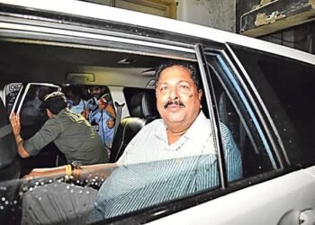 మద్యం రవాణా కుంభకోణంలో మాజీమంత్రి కారుమూరి అరెస్టు 2 మద్యం రవాణా కుంభకోణంలో మాజీమంత్రి కారుమూరి అరెస్టు
