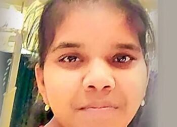 తల్లిదండ్రుల హత్య కేసులో బెయిల్పై వచ్చిన నర్సు ఆత్మహత్య 2 తల్లిదండ్రుల హత్య కేసులో బెయిల్పై వచ్చిన నర్సు ఆత్మహత్య