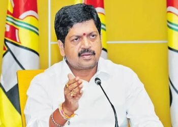 రైతులపై ప్రేమ ఉంటే అసెంబ్లీకి ఎందుకు రాలేదు?: కొల్లు రవీంద్ర