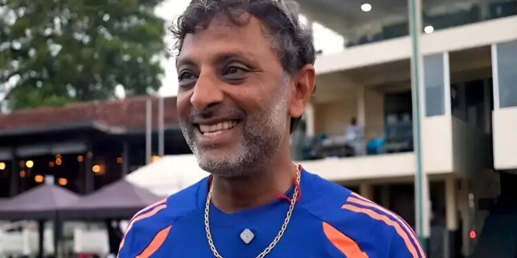చివరి ఓవర్లో సిరాజ్ సిక్సర్ల మోత.. భారత విజయంపై కోచ్ స్పందన 1 మా బౌలర్ల నుంచీ సూపర్ బ్యాటింగ్: వార్మప్ మ్యాచ్పై కోచ్ సితాన్షు