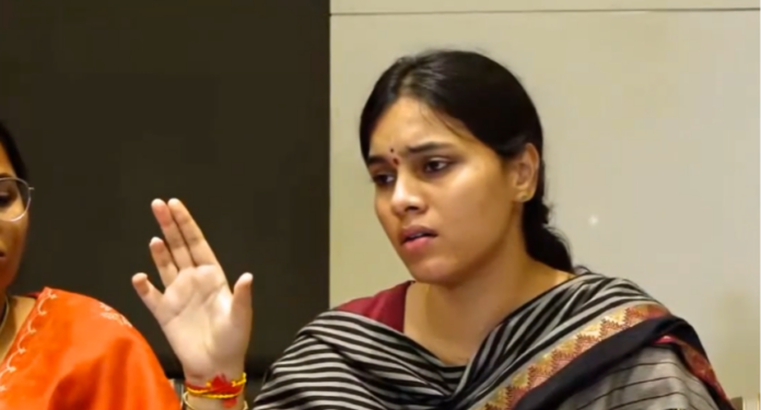 జోగి రమేశ్ కుటుంబంపై కోడలు మేఘన సంచలన ఆరోపణలు 1 జోగి రమేశ్ కుటుంబంపై కోడలు మేఘన సంచలన ఆరోపణలు