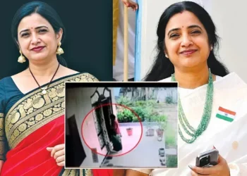 ప్రిన్సిపల్ రూపారెడ్డి హత్య.. హంతకులు పదో తరగతి విద్యార్థులే! 1 ప్రిన్సిపల్ రూపారెడ్డి హత్య.. హంతకులు పదో తరగతి విద్యార్థులే!