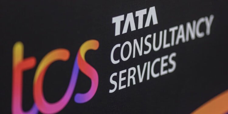 TCS ఉద్యోగులకు షాక్.. వేరియబుల్ పేలో భారీ కోత 1 TCS ఉద్యోగులకు షాక్.. వేరియబుల్ పేలో భారీ కోత