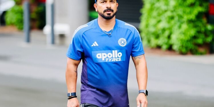 టీమ్ఇండియాతో చివరి అడుగు.. మధుర జ్ఞాపకాలను పంచుకున్న దిలీప్ 1 టీమ్ఇండియాతో చివరి అడుగు.. మధుర జ్ఞాపకాలను పంచుకున్న దిలీప్