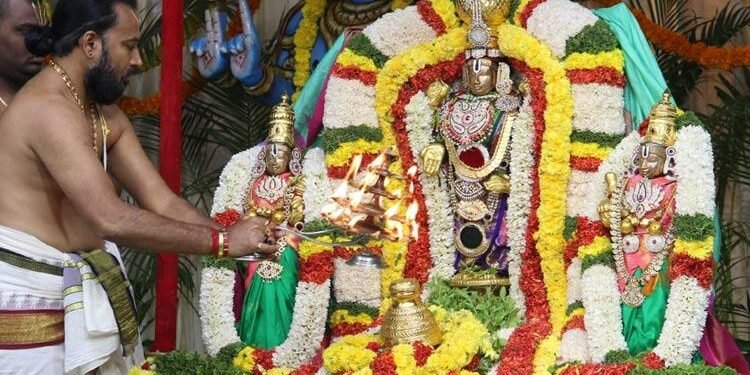 తిరుమలలో పవిత్రోత్సవాల సందడి.. వైదిక కార్యక్రమాలతో ప్రారంభం